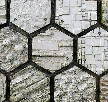 Coastal wall made of shells