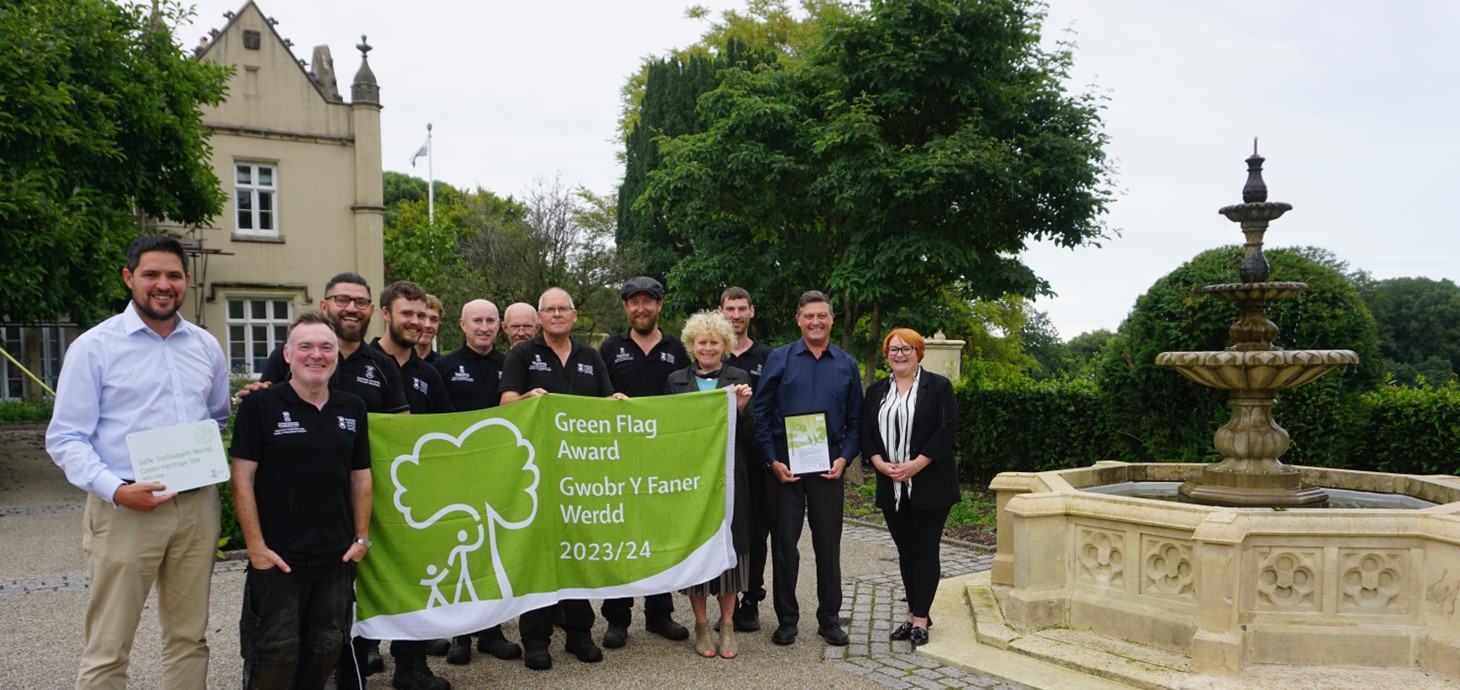 Ben Dix (Project Officer), a mix of the Grounds Team and Campus Operations Team, Paul Edwards (Grounds Manager), Michelle Dene (Head of Campus Operations).